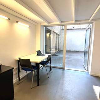 Bureau privé 6 m² 1 poste Coworking Rue Duguesclin Lyon 69006 - photo 2